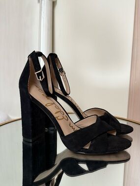 Sam Edelman Yandy Suede Block Heel Sandals in Black Sz.7.5 US.